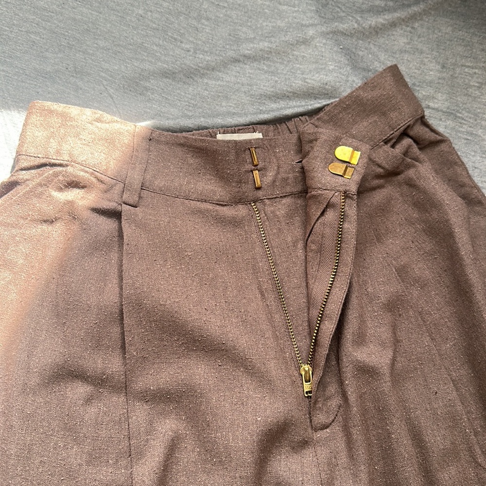 💥LAST CHANCE💥 NWT Laude the Label Hepburn Pleated Trouser Pant - Morel Silk Noil - Picture 13 of 17